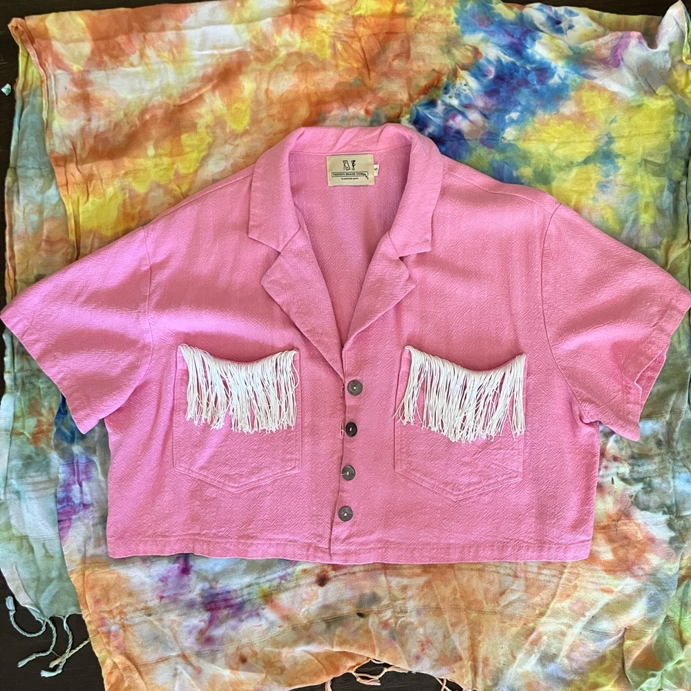 Fashion Brand Company Cropped Cowgirl Fringe Shirt- Pink